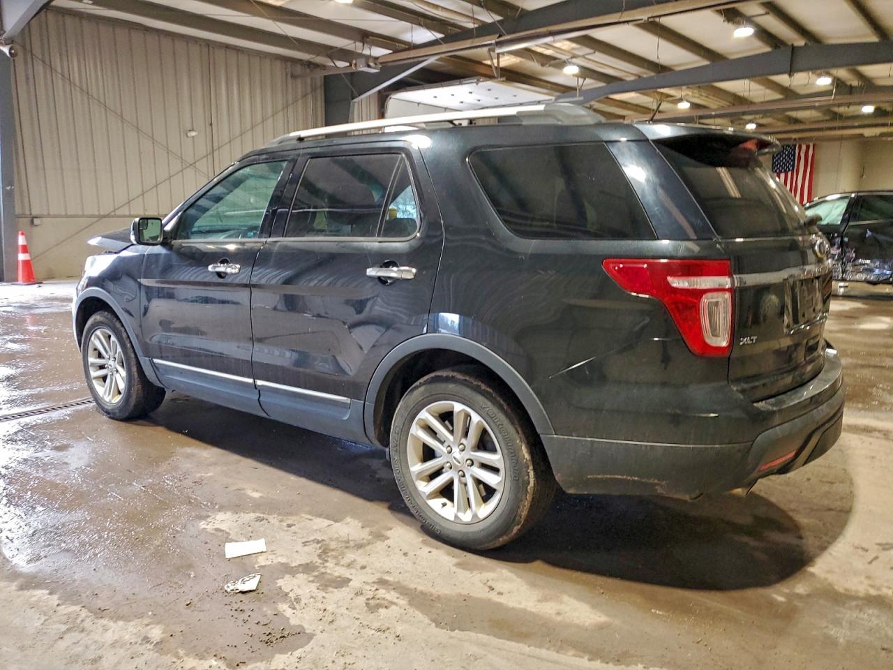 2014 FORD EXPLORER XLT photo 2