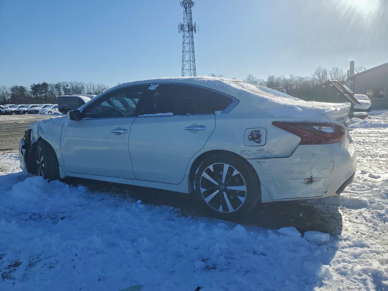2018 NISSAN ALTIMA 2.5 SR photo 2