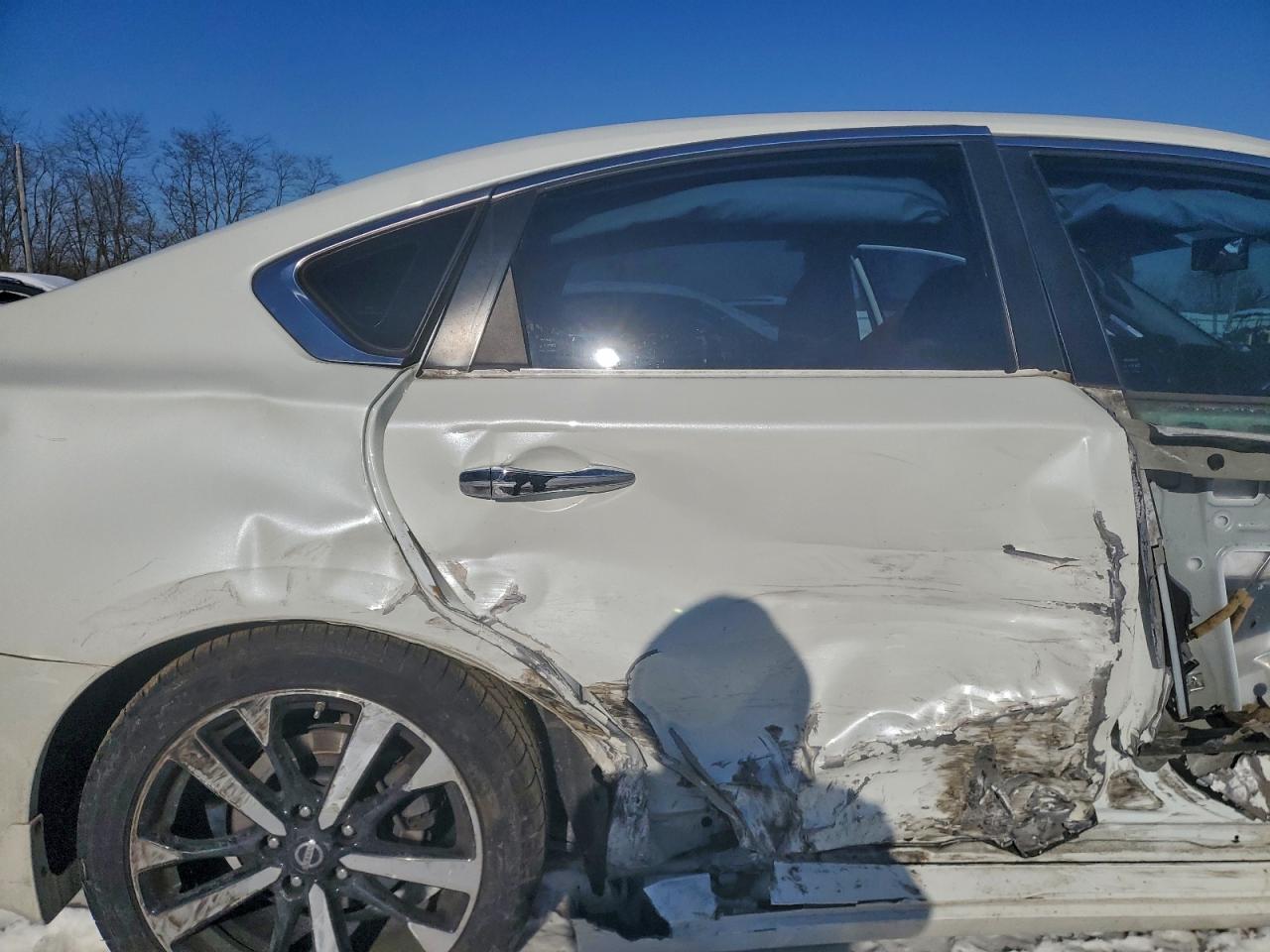 2018 NISSAN ALTIMA 2.5 SR photo 10