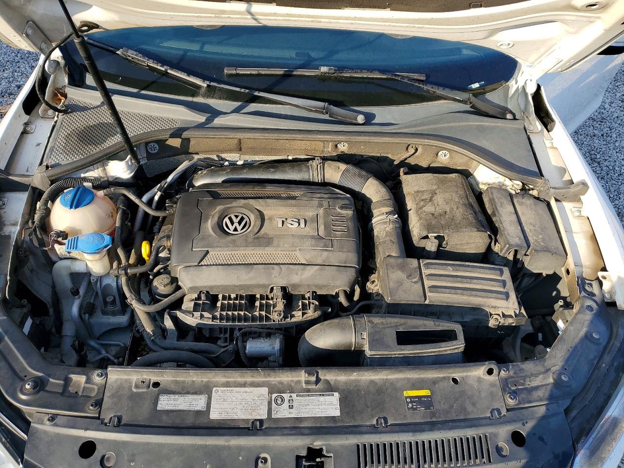 2014 VOLKSWAGEN PASSAT SE photo 11