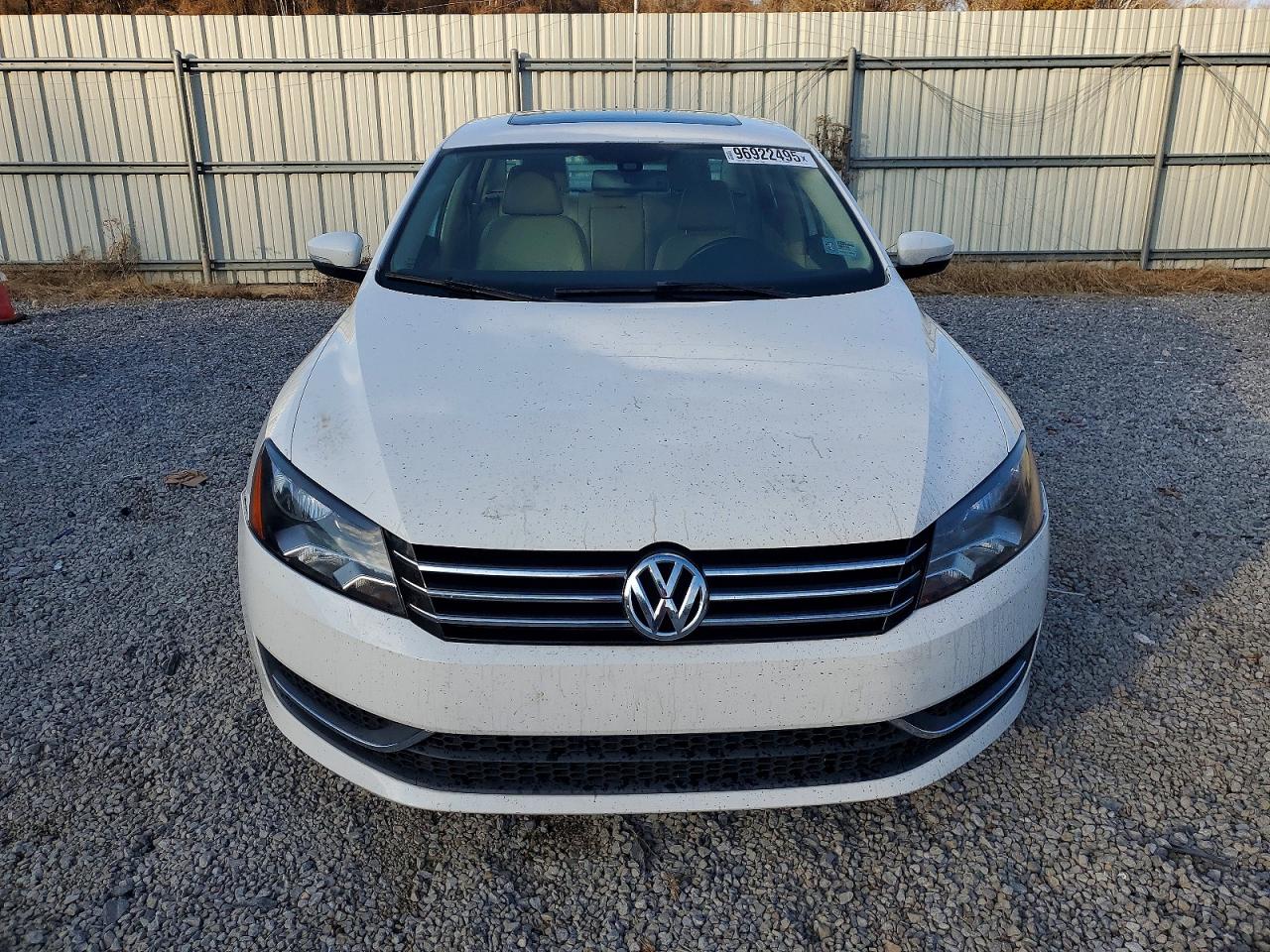 2014 VOLKSWAGEN PASSAT SE photo 5