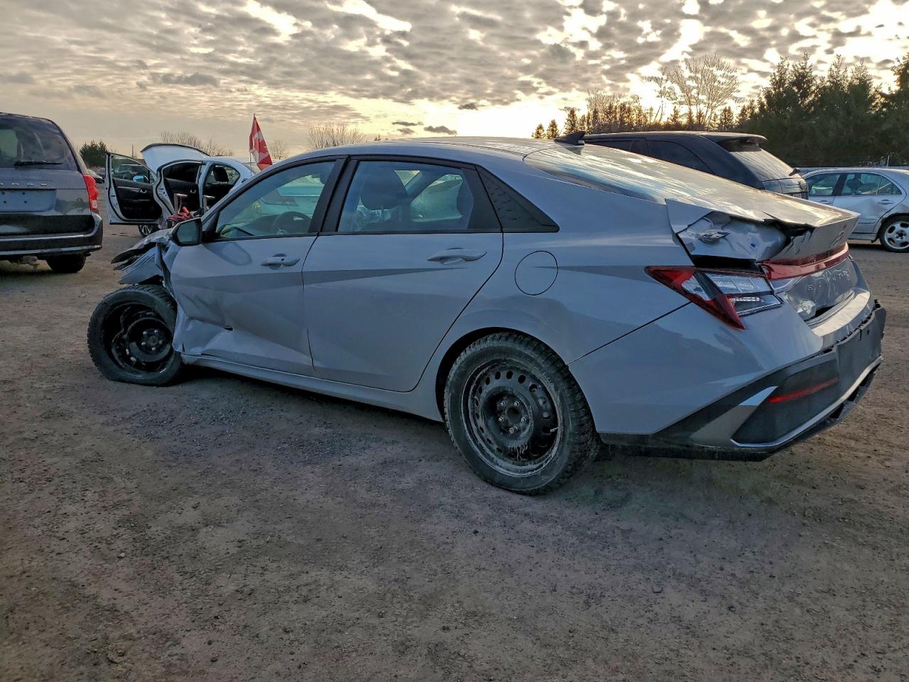 2024 HYUNDAI ELANTRA SEL photo 2