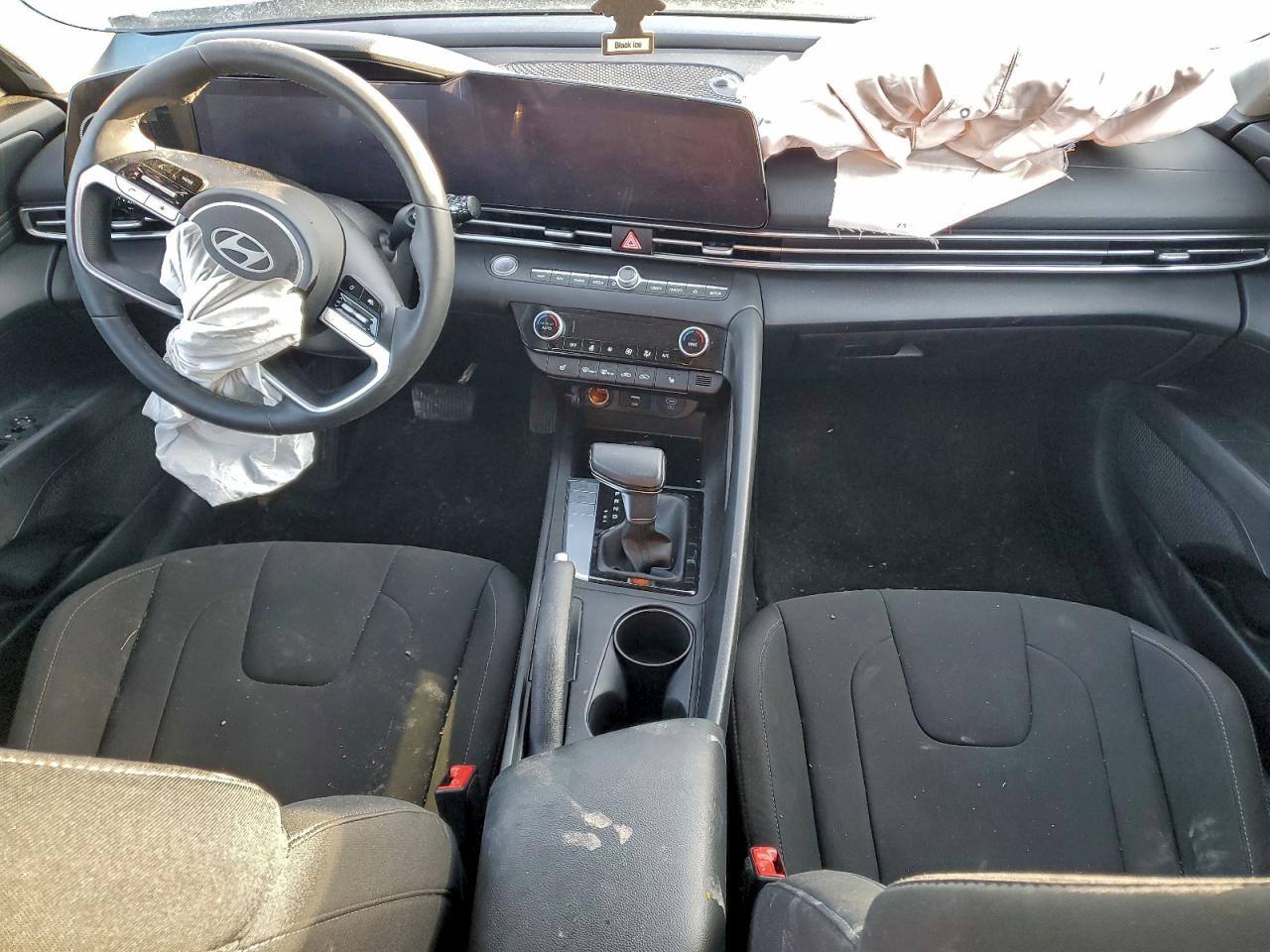 2024 HYUNDAI ELANTRA SEL photo 8