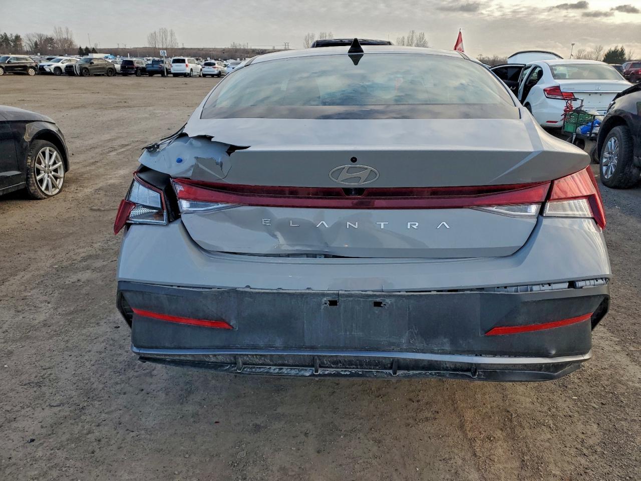 2024 HYUNDAI ELANTRA SEL photo 6