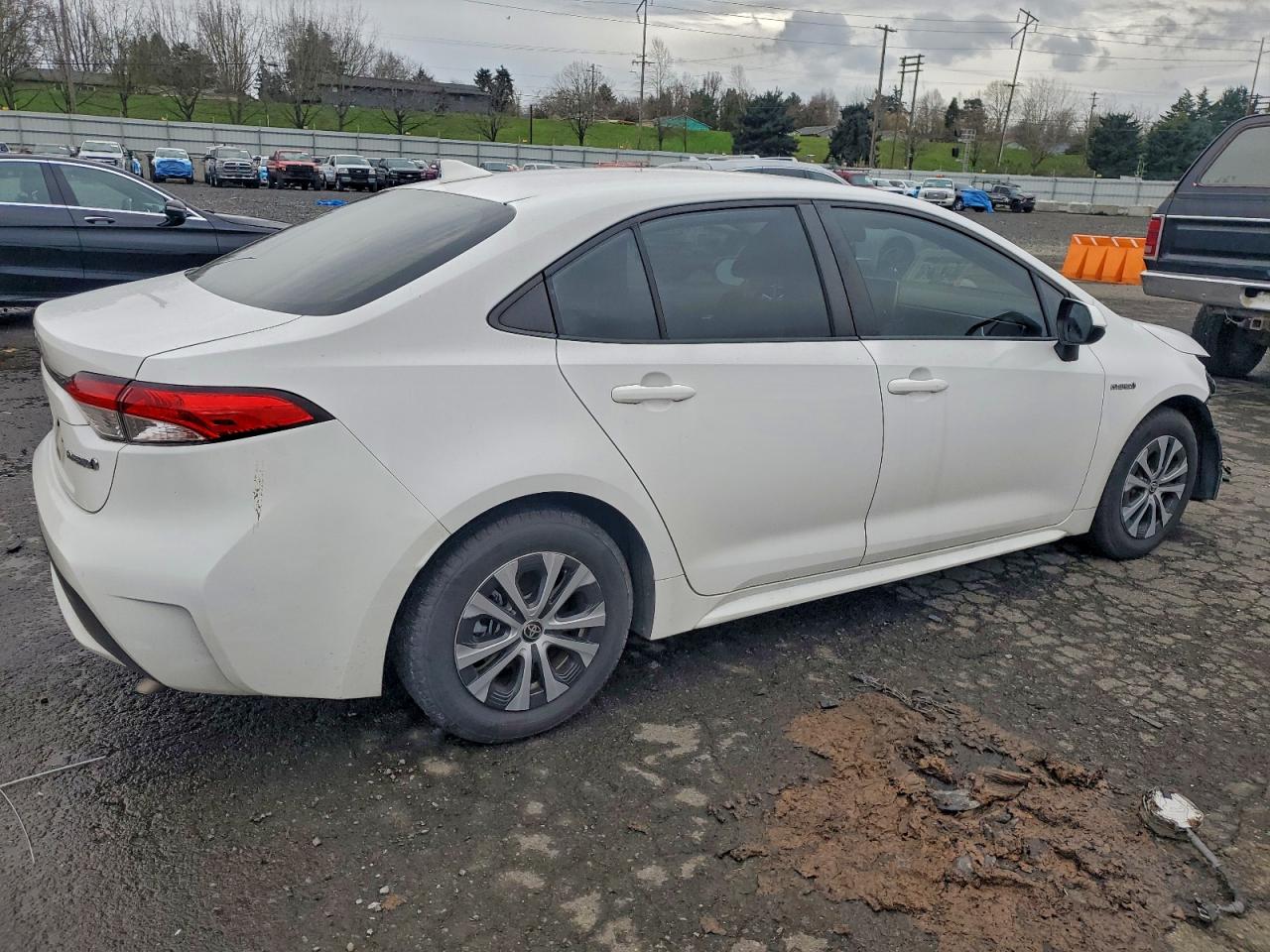 2020 TOYOTA COROLLA LE photo 3