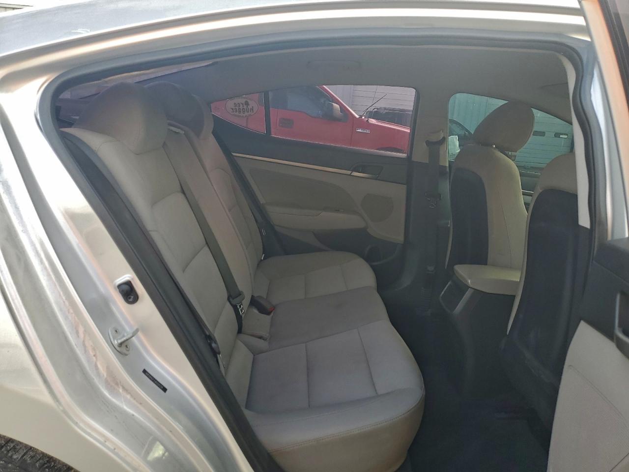 2018 HYUNDAI ELANTRA SEL photo 10