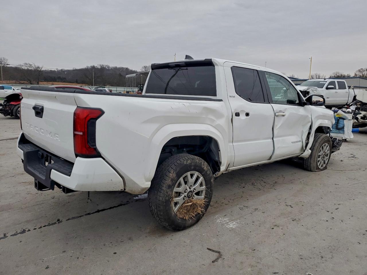 2024 TOYOTA TACOMA DOUBLE CAB photo 3