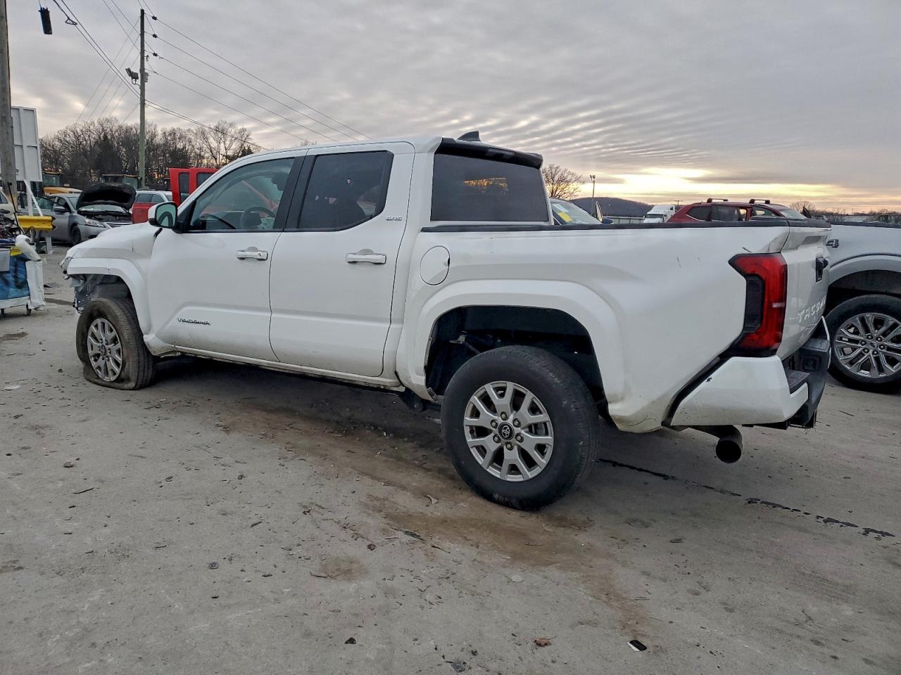 2024 TOYOTA TACOMA DOUBLE CAB photo 2