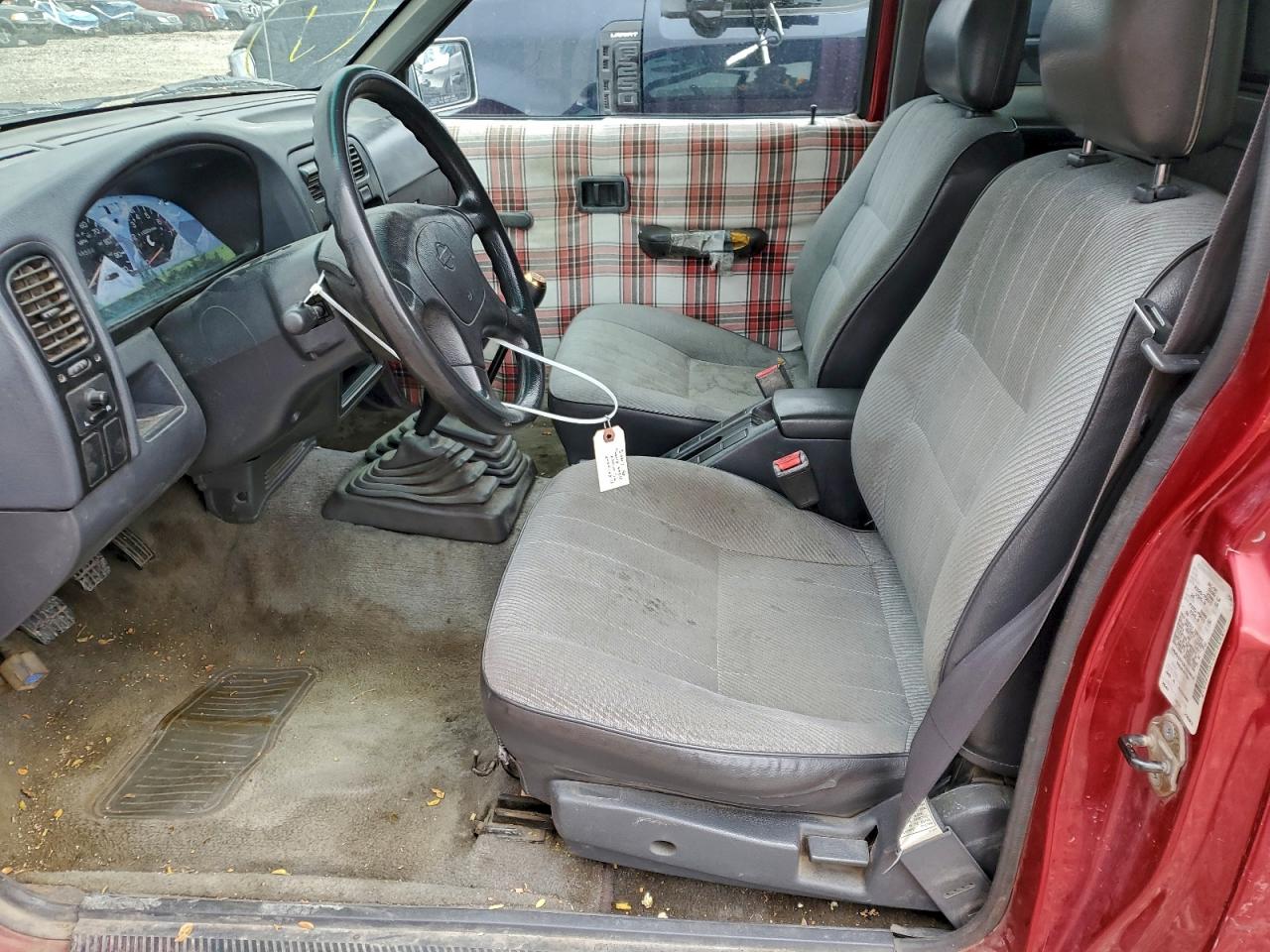 1995 NISSAN TRUCK KING CAB SE photo 7