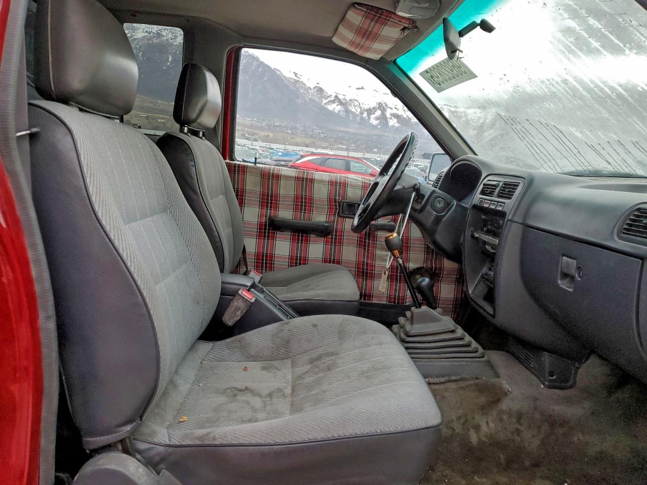 1995 NISSAN TRUCK KING CAB SE photo 10