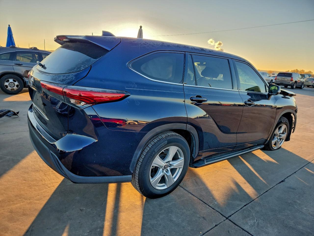 2020 TOYOTA HIGHLANDER L photo 3