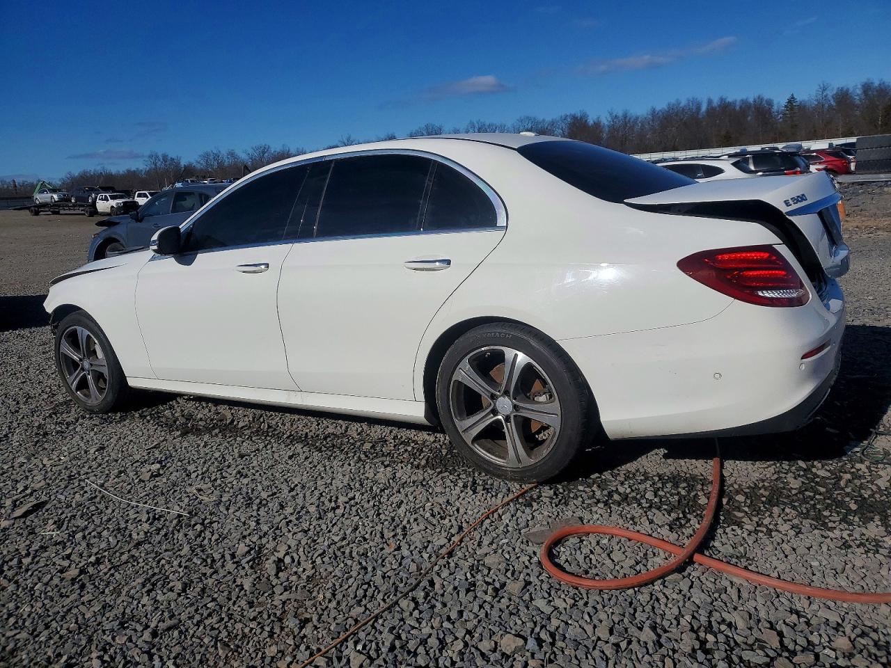 2017 MERCEDES-BENZ E 300 4MATIC photo 3