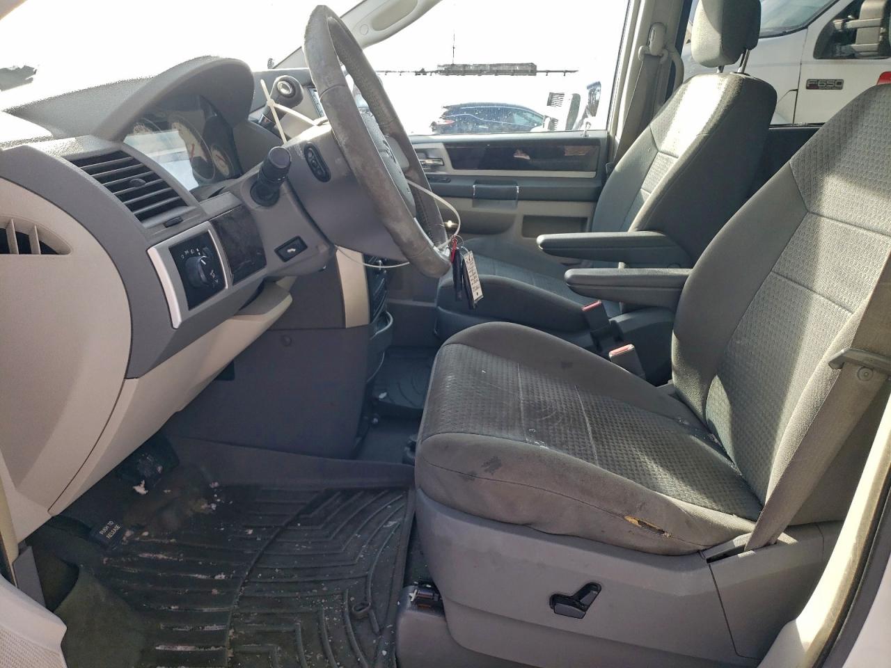 2010 DODGE GRAND CARAVAN CREW photo 7
