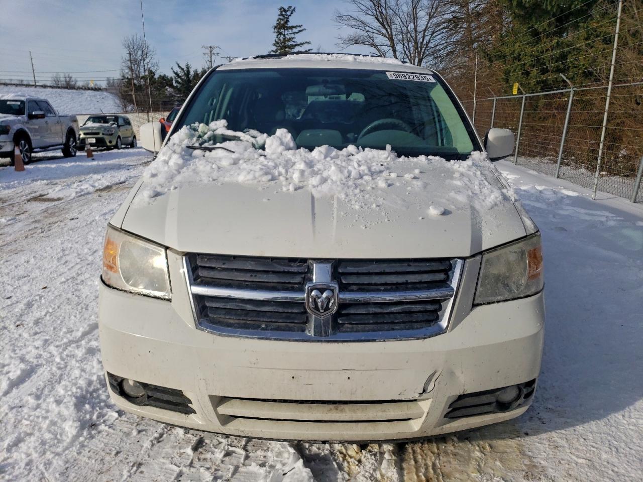 2010 DODGE GRAND CARAVAN CREW photo 5