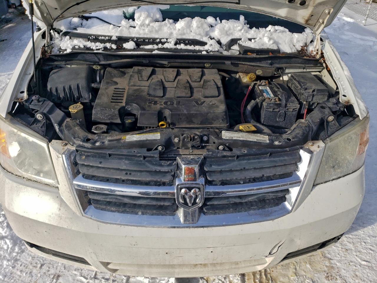 2010 DODGE GRAND CARAVAN CREW photo 12