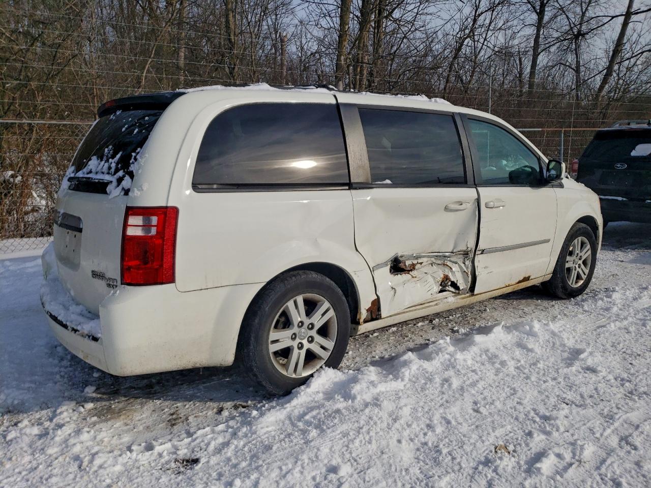 2010 DODGE GRAND CARAVAN CREW photo 3