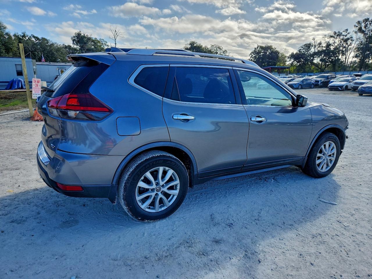 2018 NISSAN ROGUE S photo 3