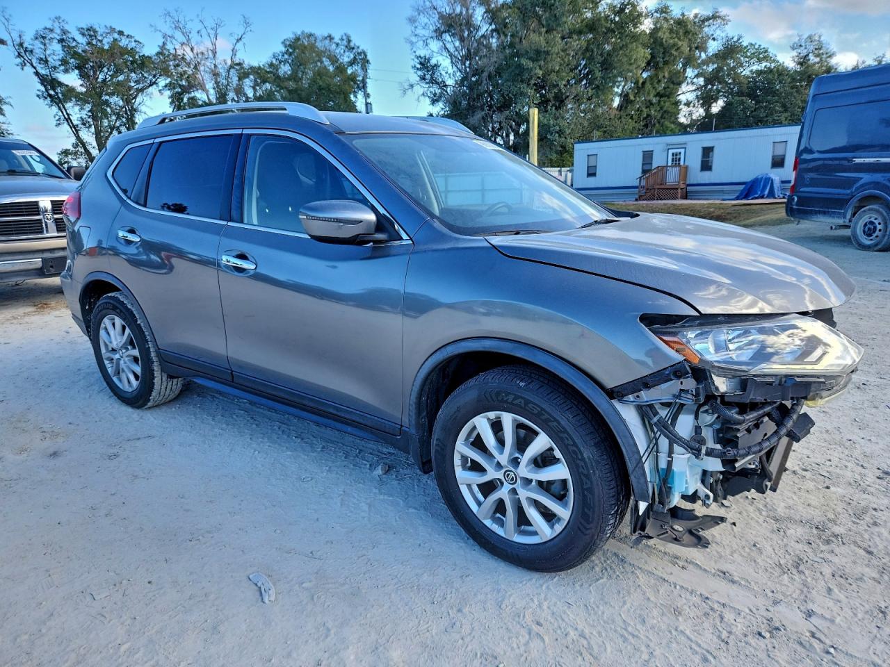 2018 NISSAN ROGUE S photo 4