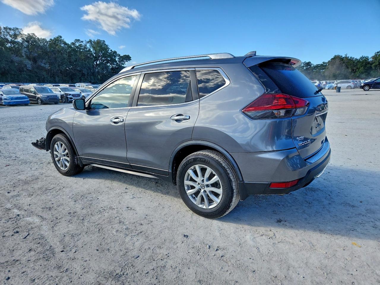 2018 NISSAN ROGUE S photo 2