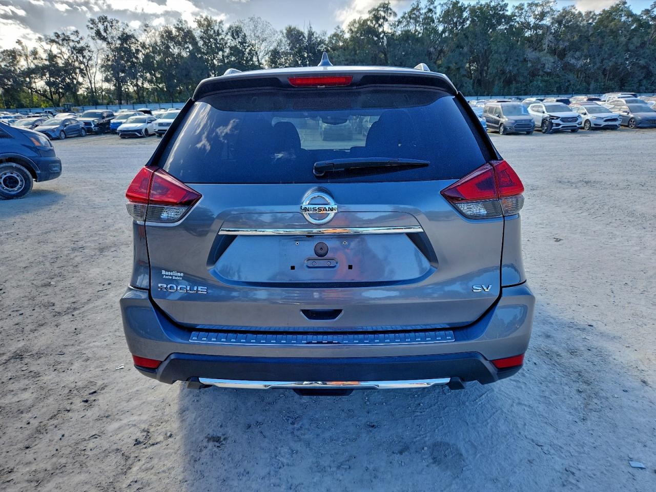 2018 NISSAN ROGUE S photo 6