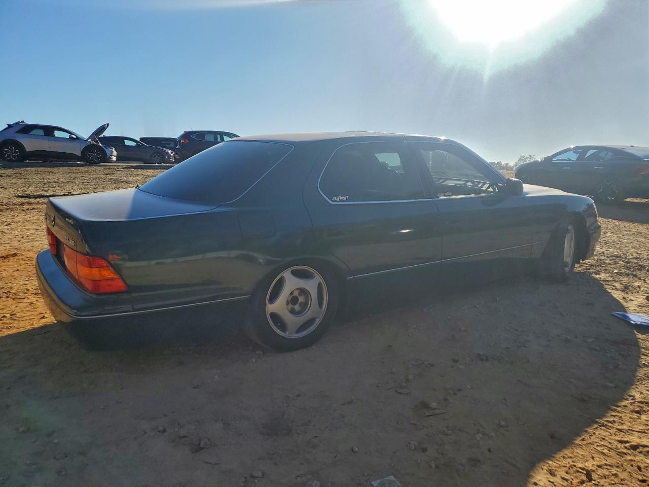 1999 LEXUS LS 400 photo 3