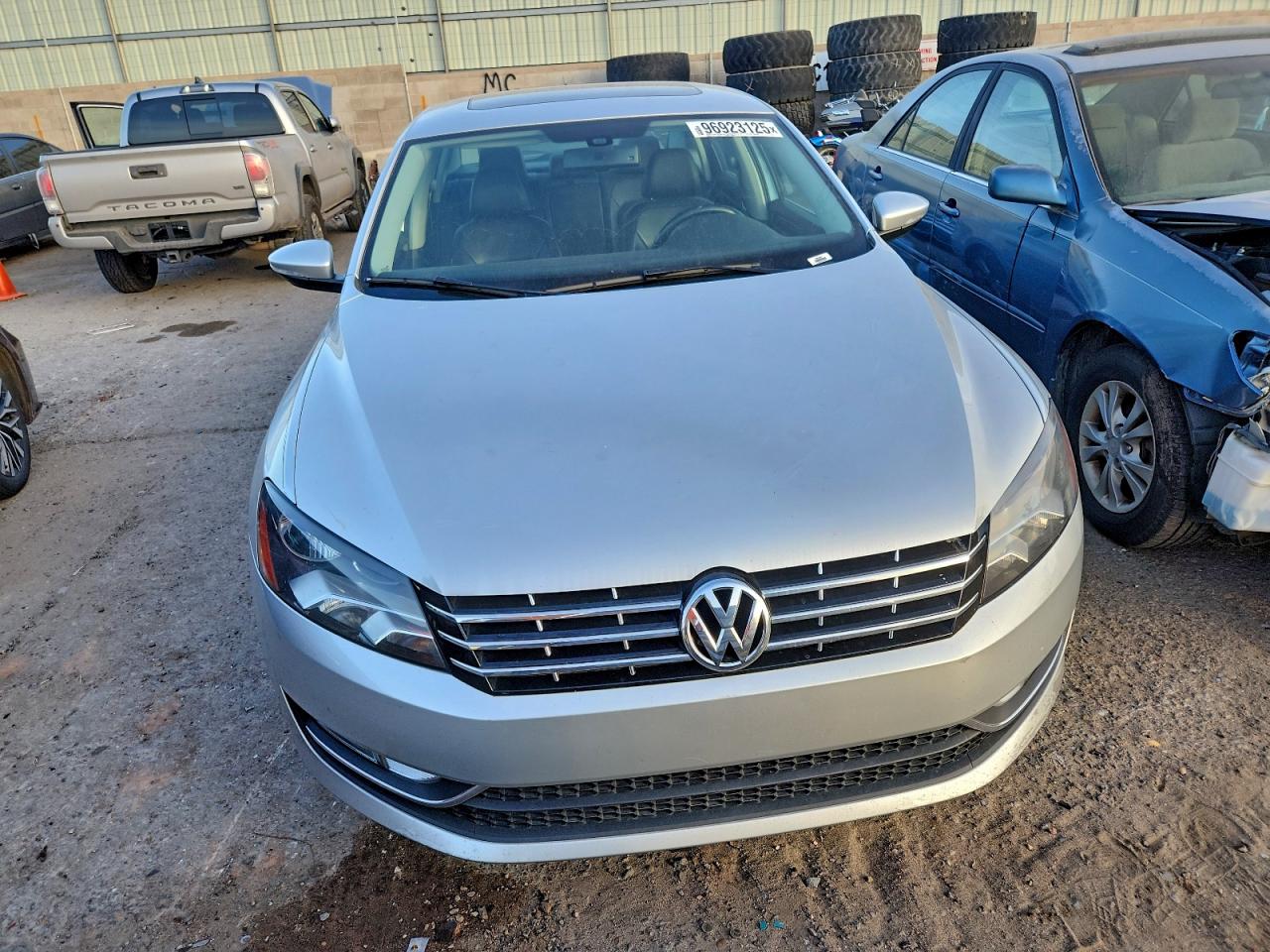 2012 VOLKSWAGEN PASSAT photo 9