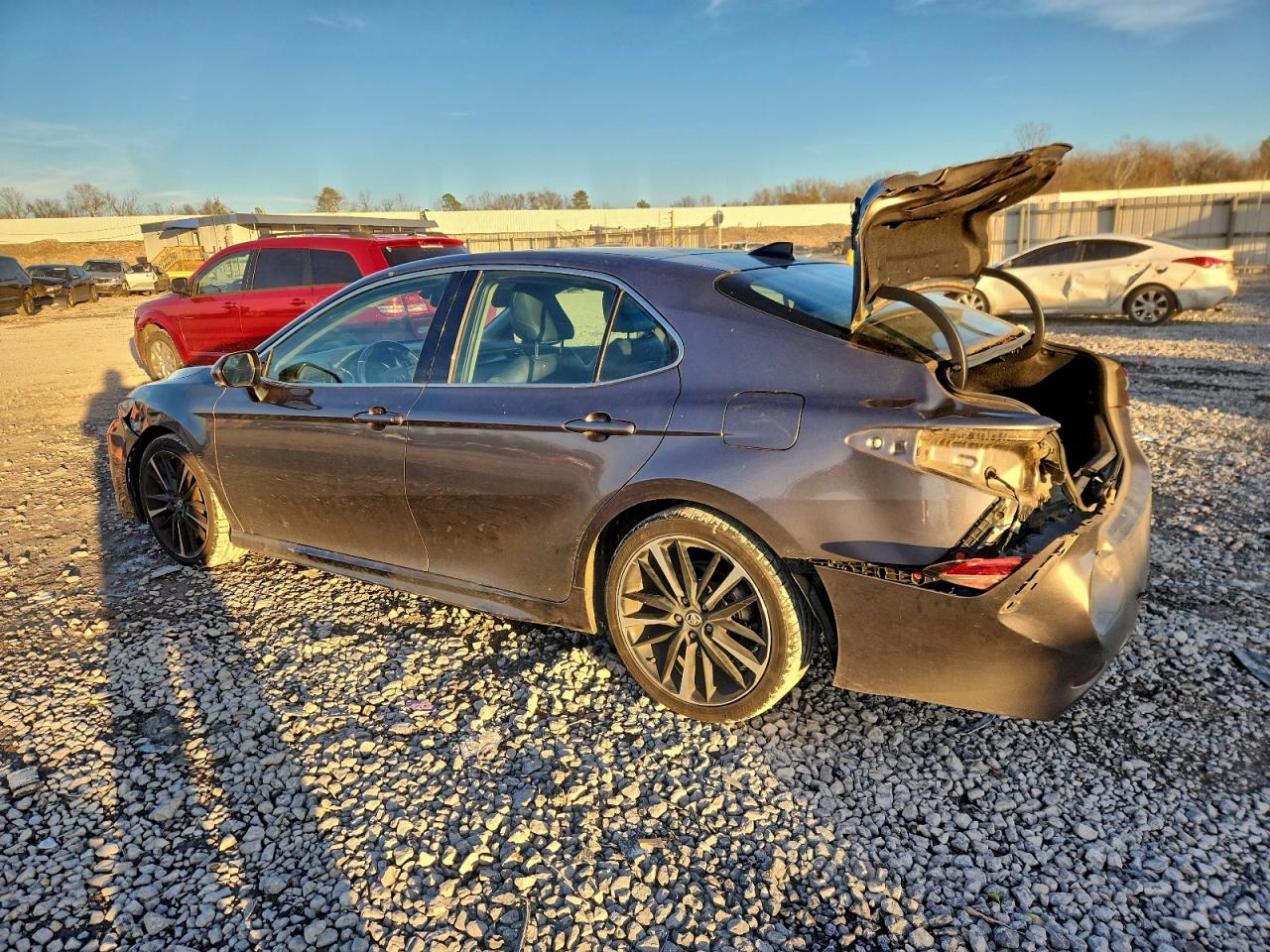 2019 TOYOTA CAMRY XSE photo 2