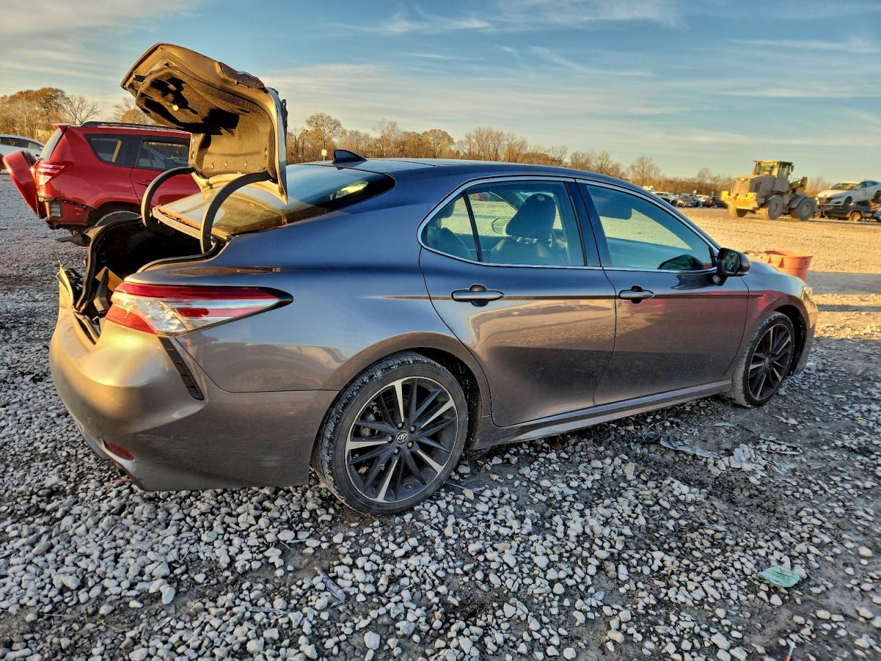 2019 TOYOTA CAMRY XSE photo 3
