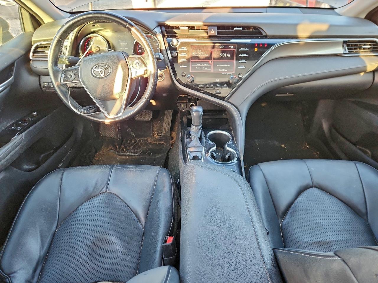 2019 TOYOTA CAMRY XSE photo 8