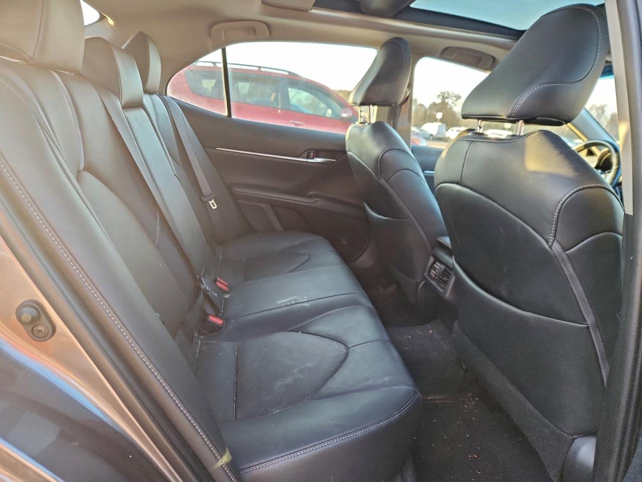 2019 TOYOTA CAMRY XSE photo 10