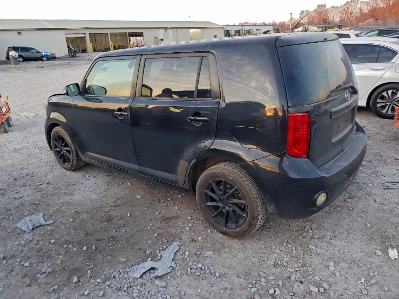 2008 TOYOTA SCION XB photo 2