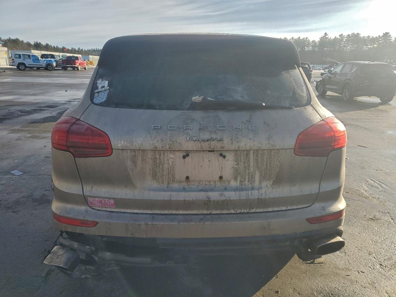 2016 PORSCHE CAYENNE photo 6