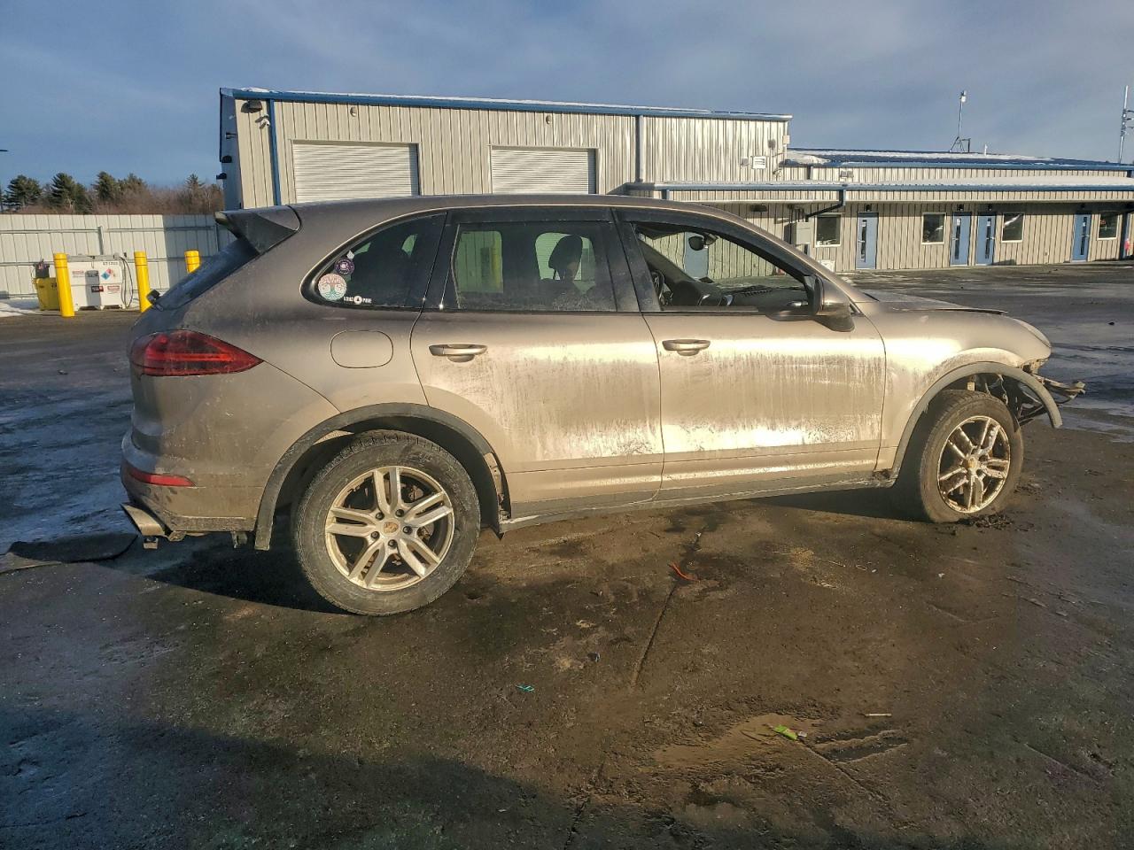 2016 PORSCHE CAYENNE photo 3