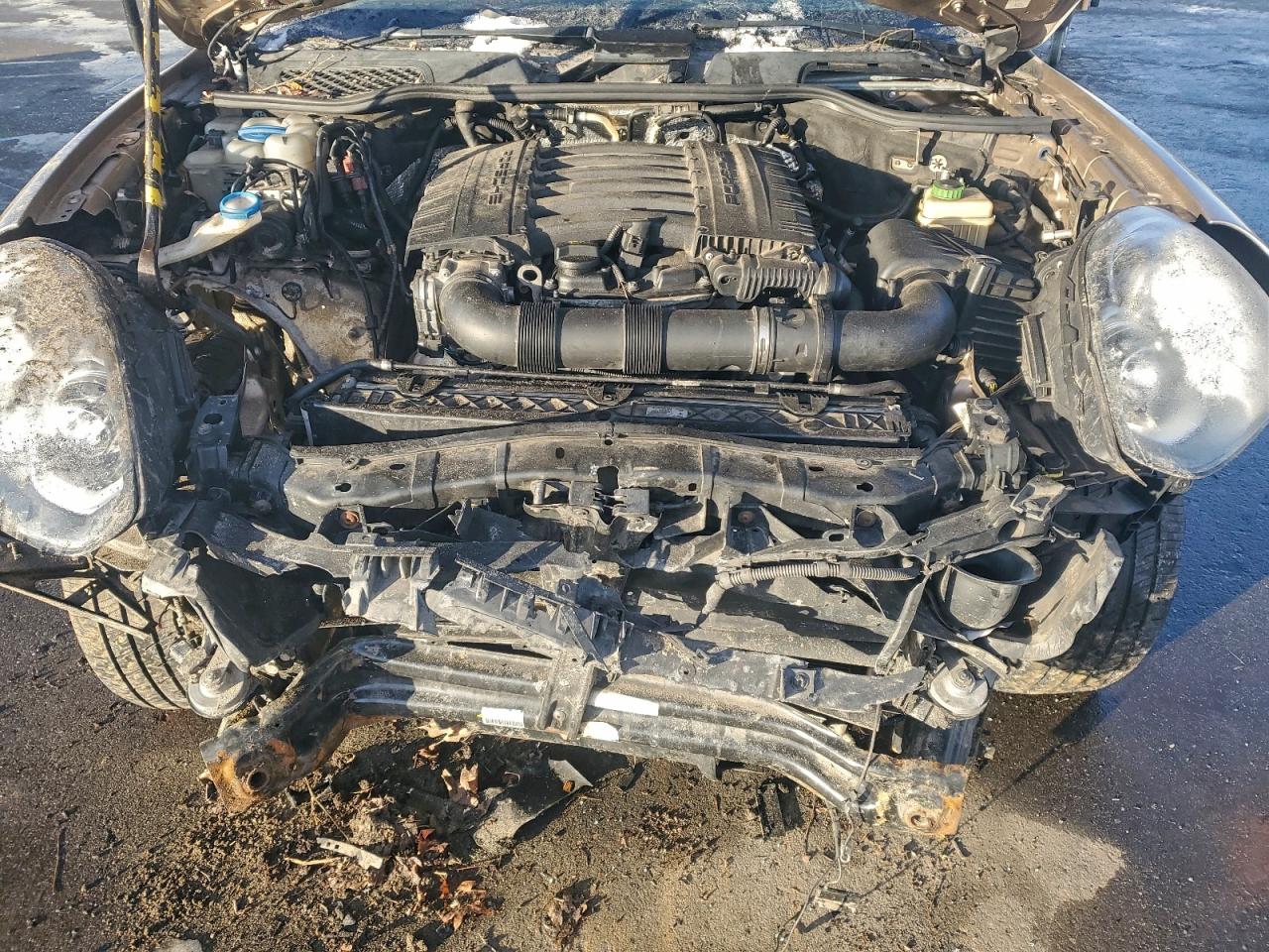 2016 PORSCHE CAYENNE photo 11