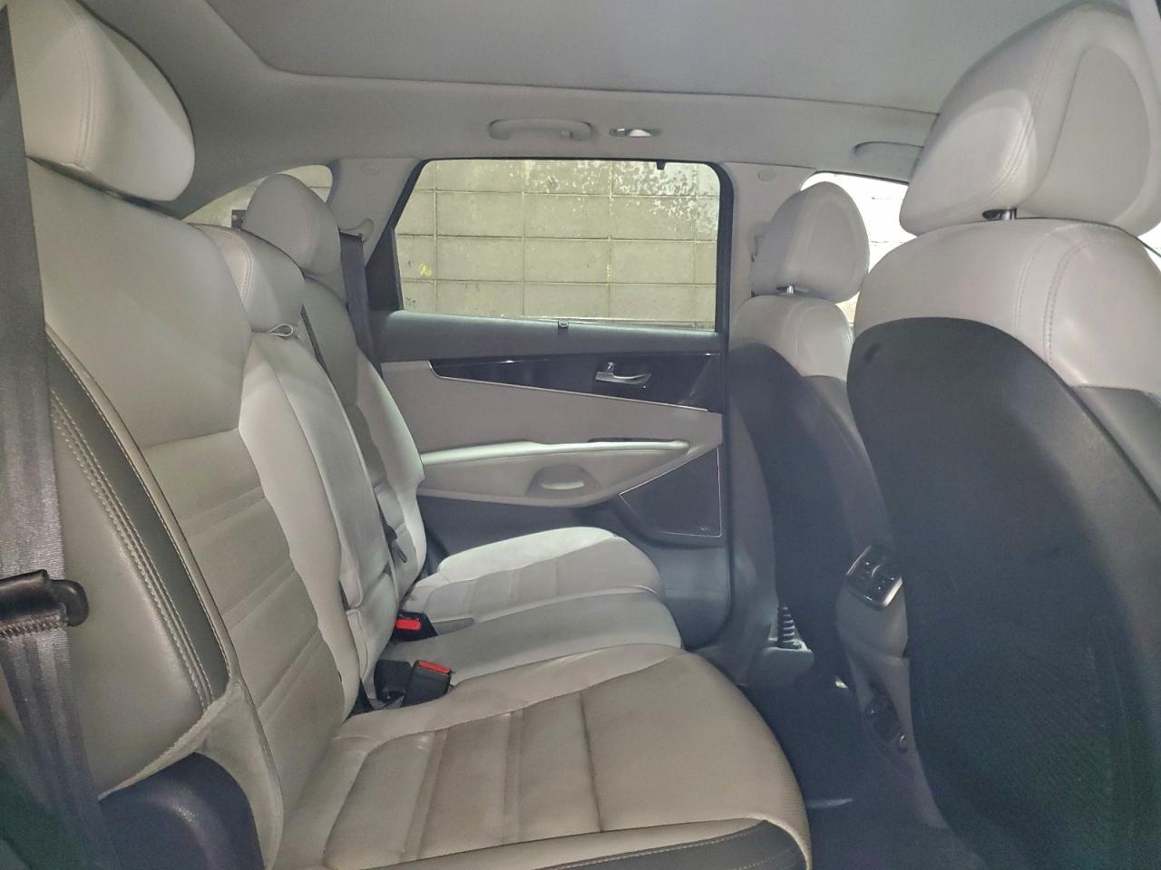 2016 KIA SORENTO SX photo 11