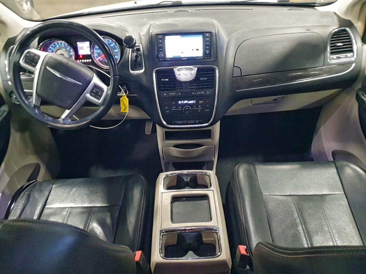 2012 CHRYSLER TOWN & COUNTRY TOURING photo 8