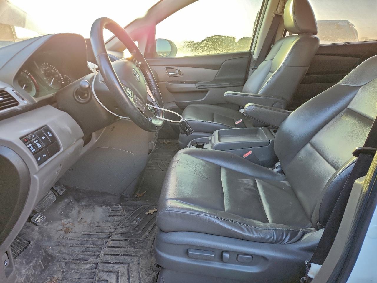 2014 HONDA ODYSSEY TOURING photo 7