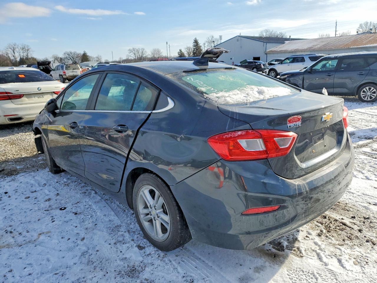 2017 CHEVROLET CRUZE LT photo 2