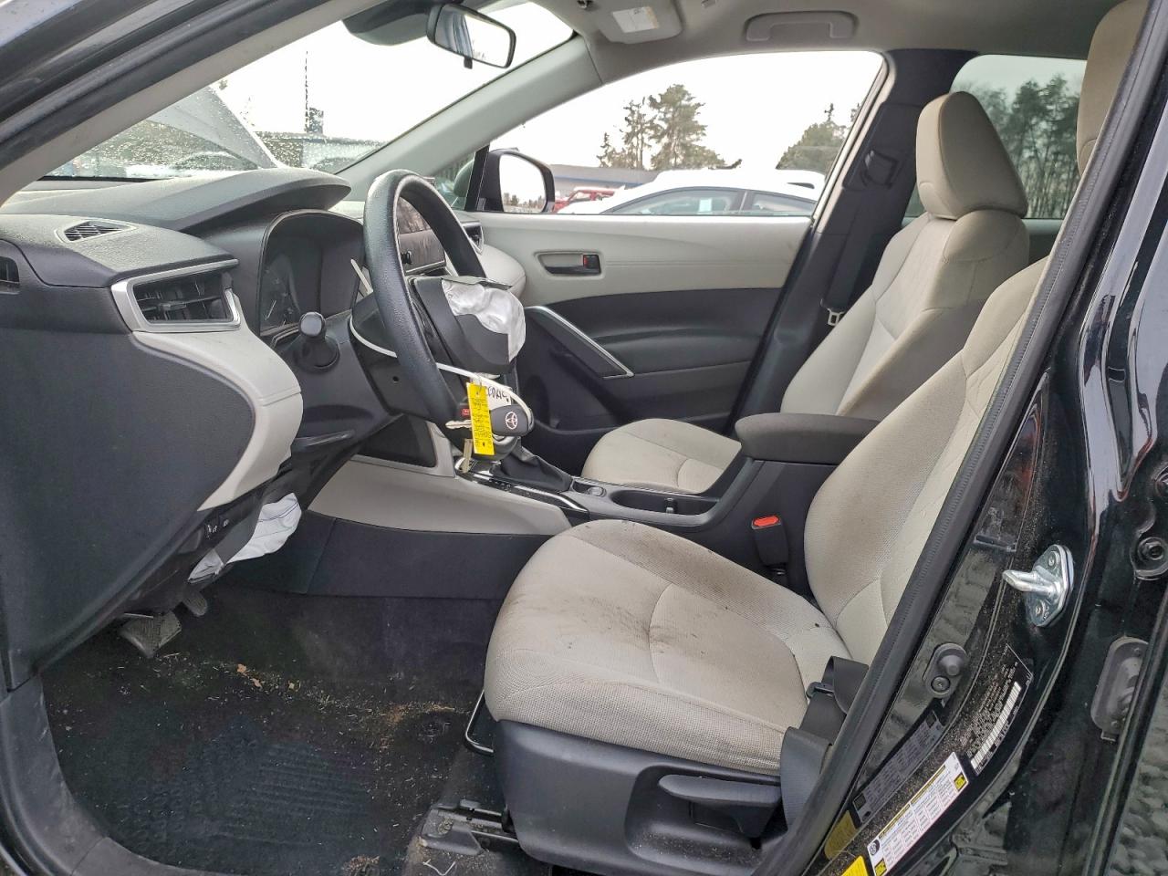 2023 TOYOTA COROLLA CROSS L photo 7