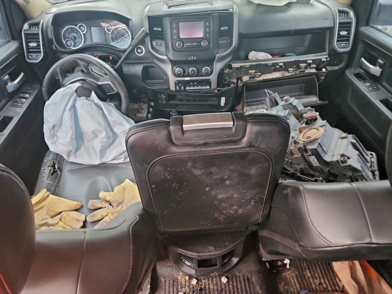 2019 RAM 3500 TRUCK CAB AND CHASSIS photo 8