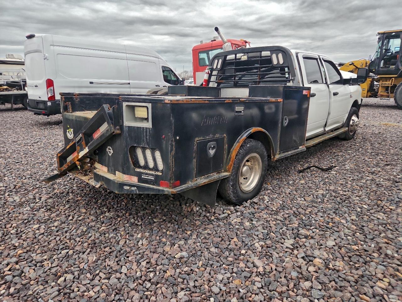 2019 RAM 3500 TRUCK CAB AND CHASSIS photo 3