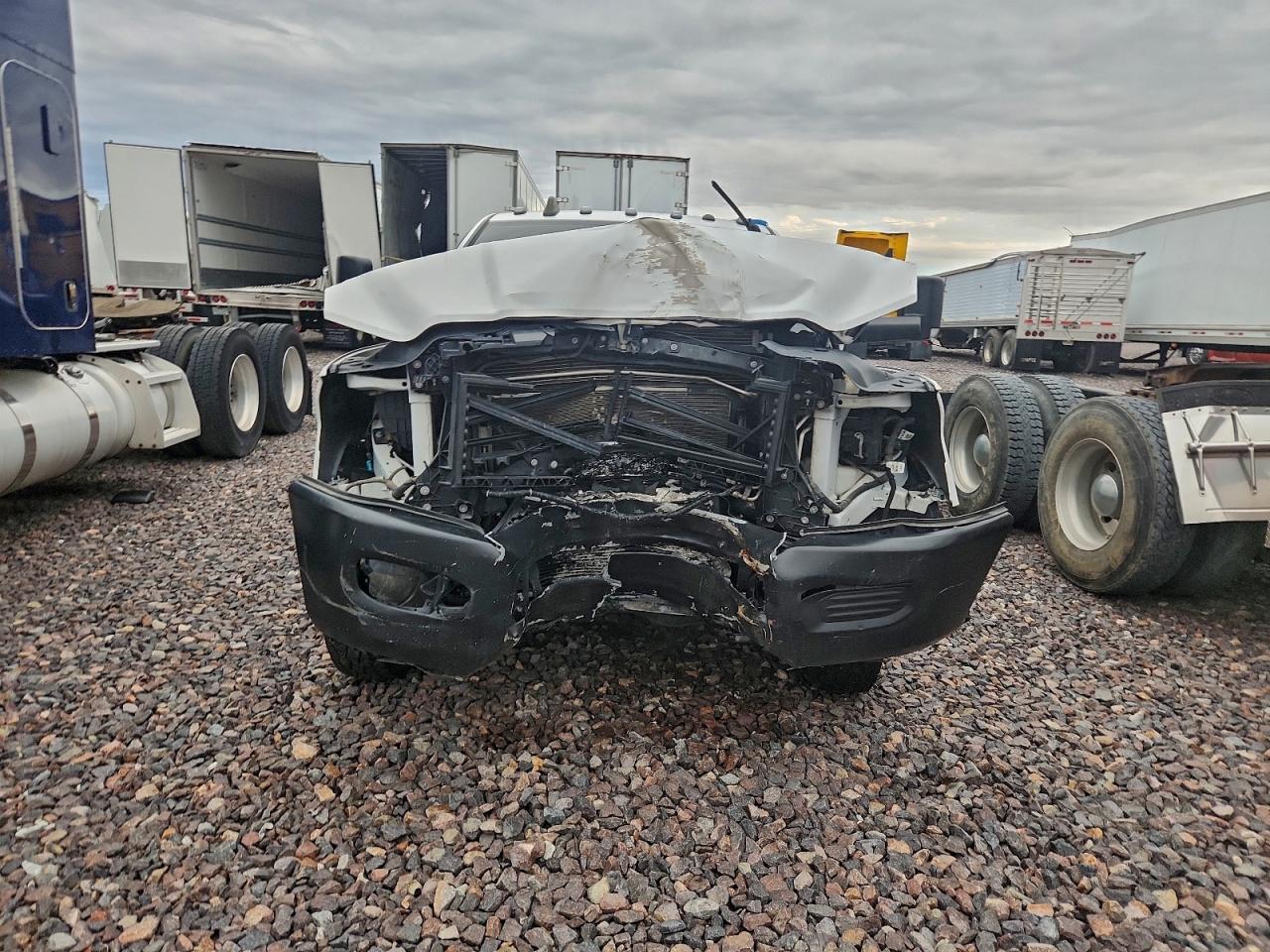 2019 RAM 3500 TRUCK CAB AND CHASSIS photo 5