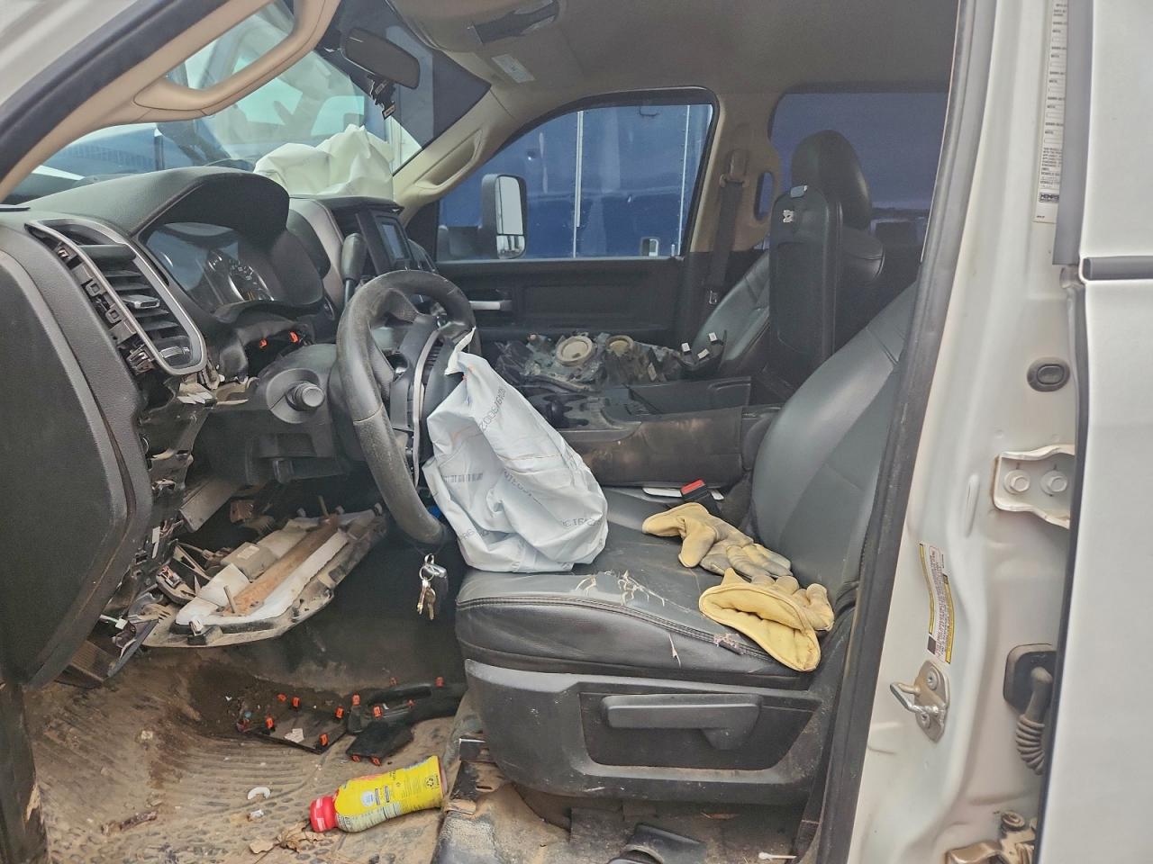 2019 RAM 3500 TRUCK CAB AND CHASSIS photo 7