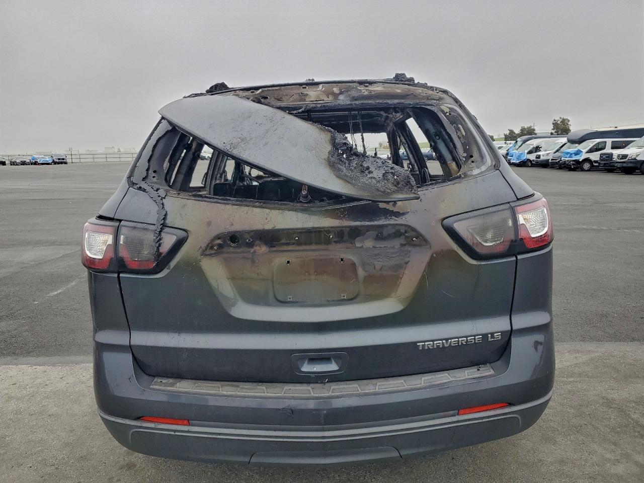 2014 CHEVROLET TRAVERSE LS photo 6