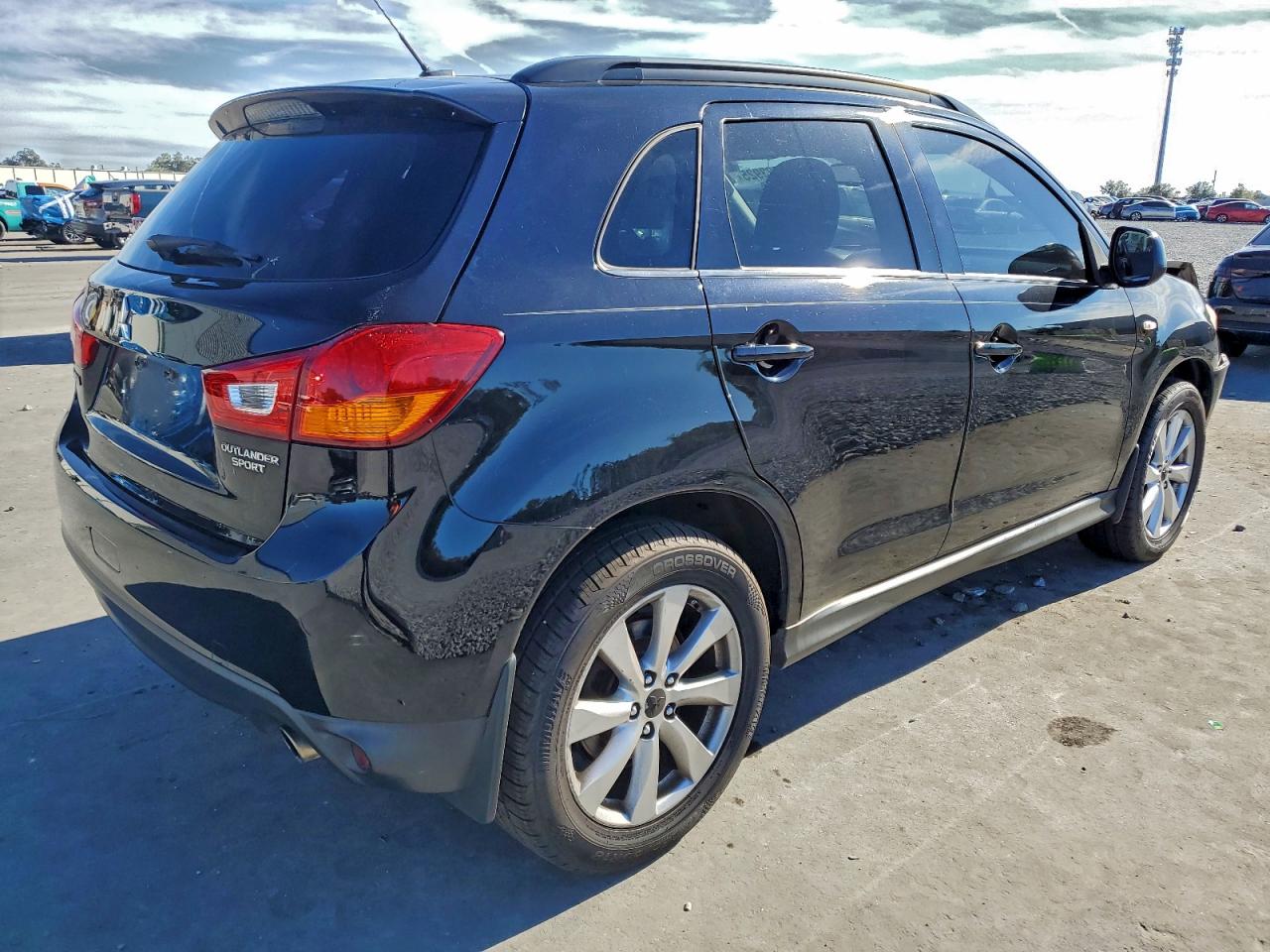 2015 MITSUBISHI OUTLANDER SPORT SE photo 3