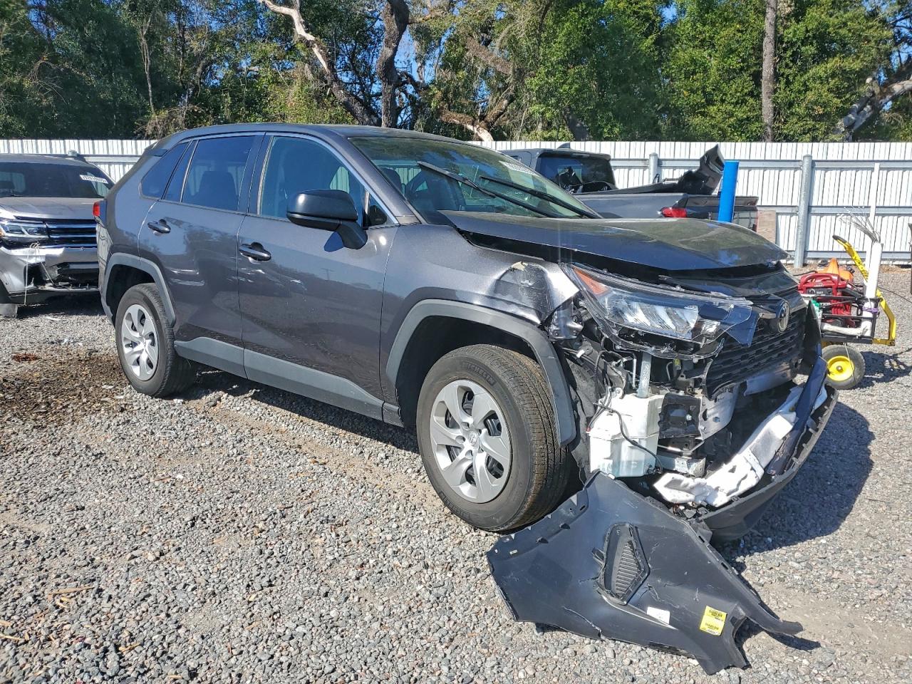 2022 TOYOTA RAV4 LE photo 4