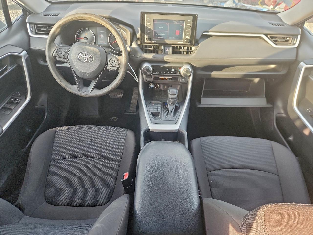 2022 TOYOTA RAV4 LE photo 8