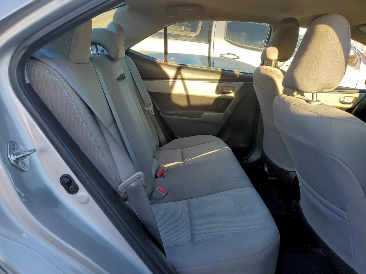 2016 TOYOTA COROLLA L photo 10