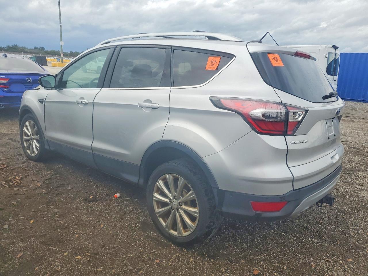 2017 FORD ESCAPE TITANIUM photo 2