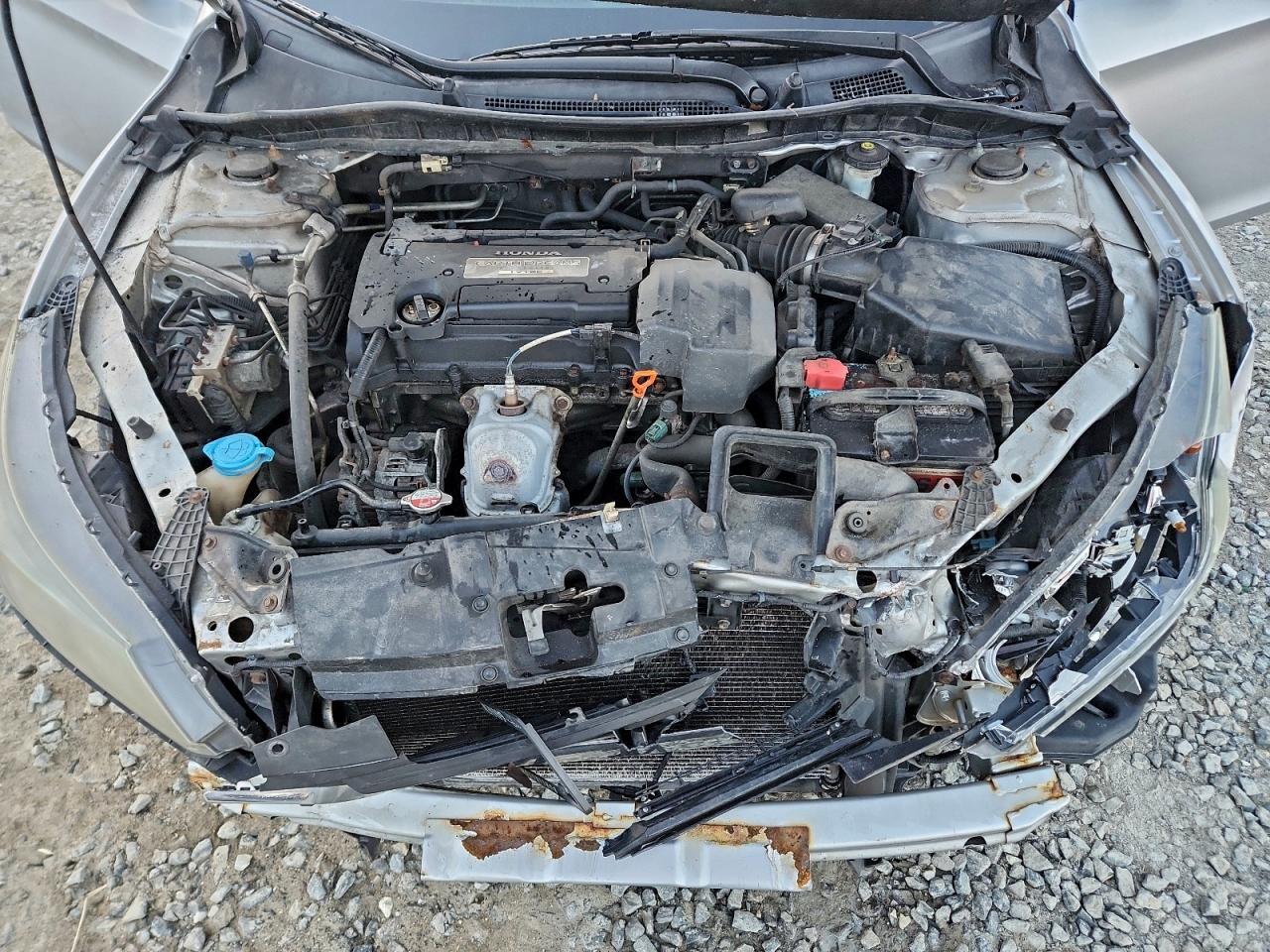 2013 HONDA ACCORD LX photo 11